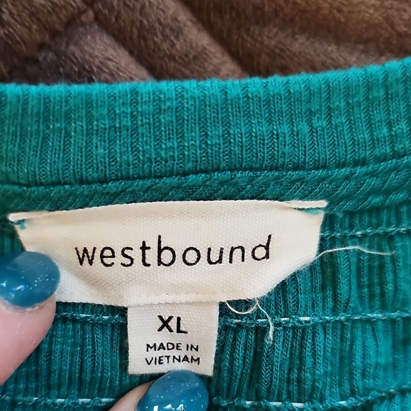 Top - Picture 14 of 16